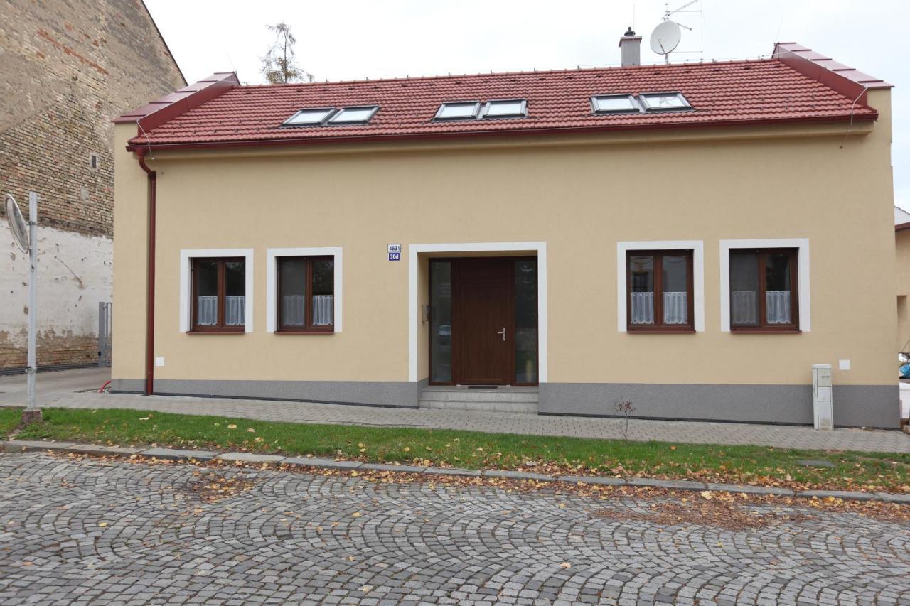 Apartmany U Kvetne Zahrady Kroměříž エクステリア 写真